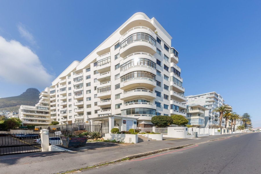 2 Bedroom Property for Sale in Sea Point Western Cape